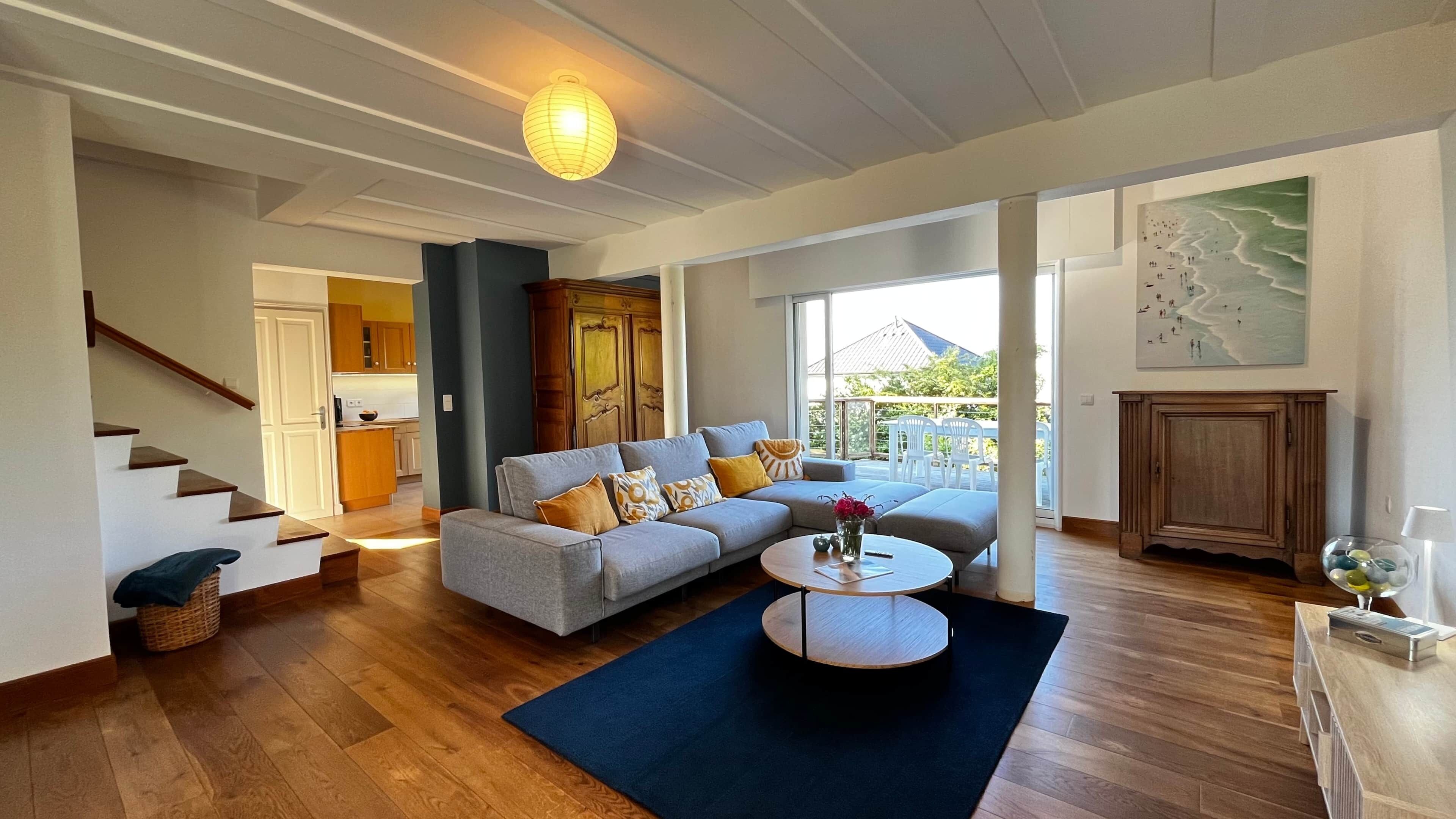 Télévision, chaîne hi-fi