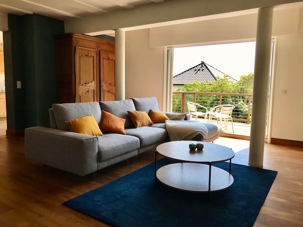TV, stereo - Villa L'Oie Bleue - Elegance on the Opal Coast (Wimereux)