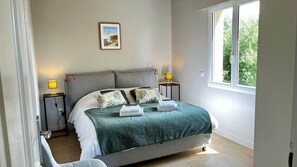 4 habitaciones, tabla de planchar con plancha, wifi y ropa de cama