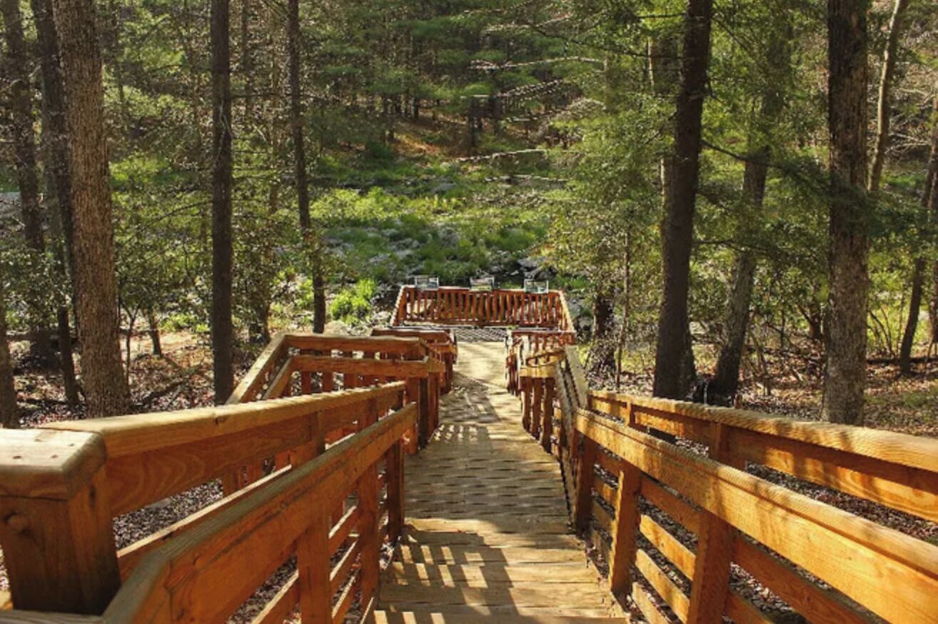 المنطقة المحيطة بالمنشأة