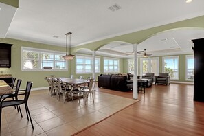 Smart TV, ping pong - Riverfront Family Pool/Spa Game Rm 8bd/5.5ba 20ppl (Melbourne)