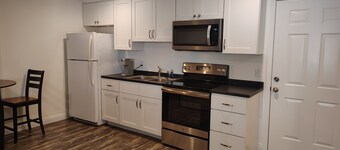 cozy apartment 8 miles from Murray 