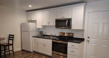 cozy apartment 8 miles from Murray