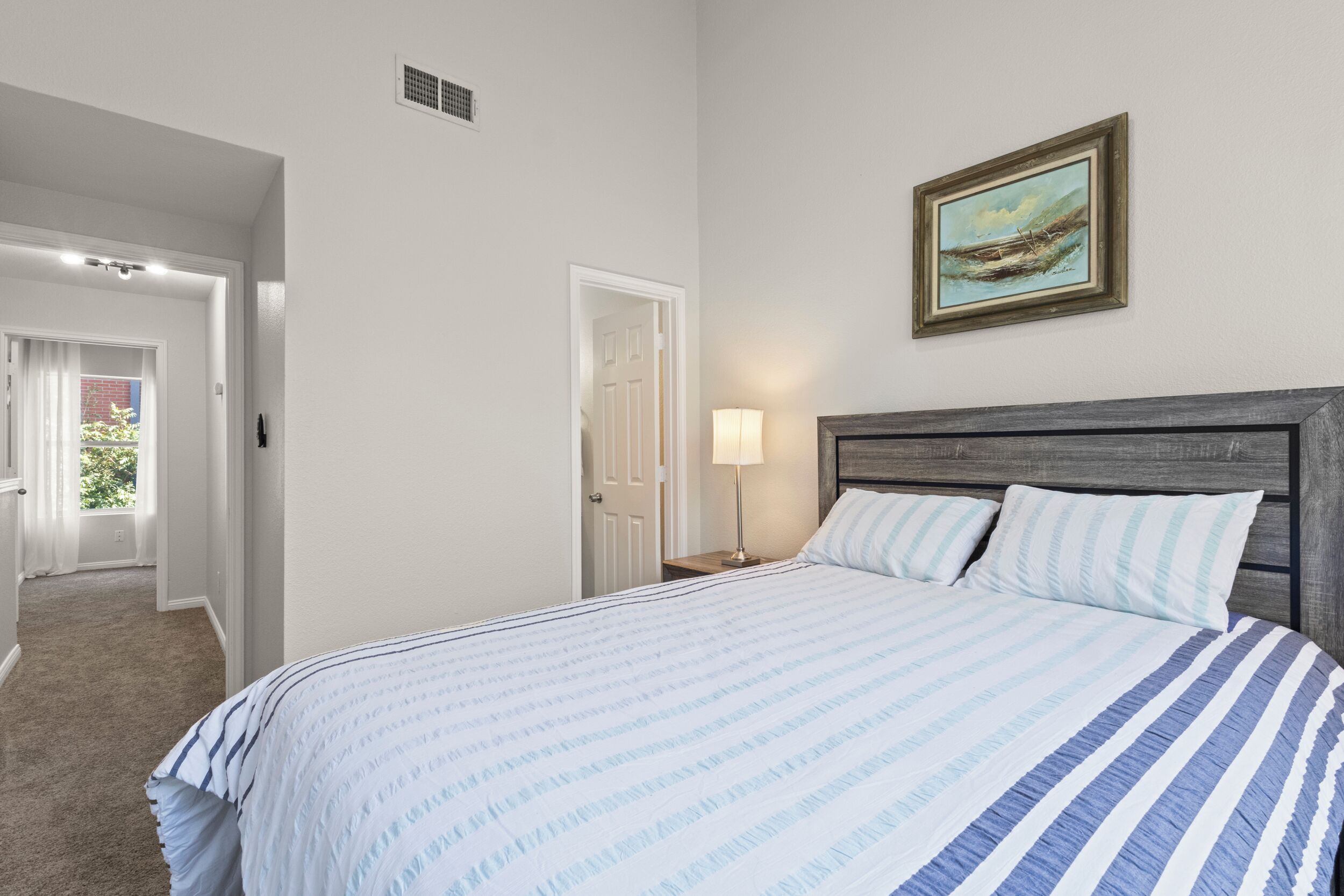 2 bedrooms, travel crib, free WiFi, bed sheets