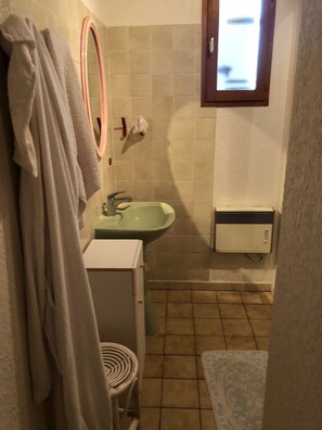 Dusj, hårføner og såpe