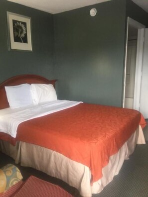 Skrivbord, gratis wi-fi, sängkläder och rullstolsanpassning