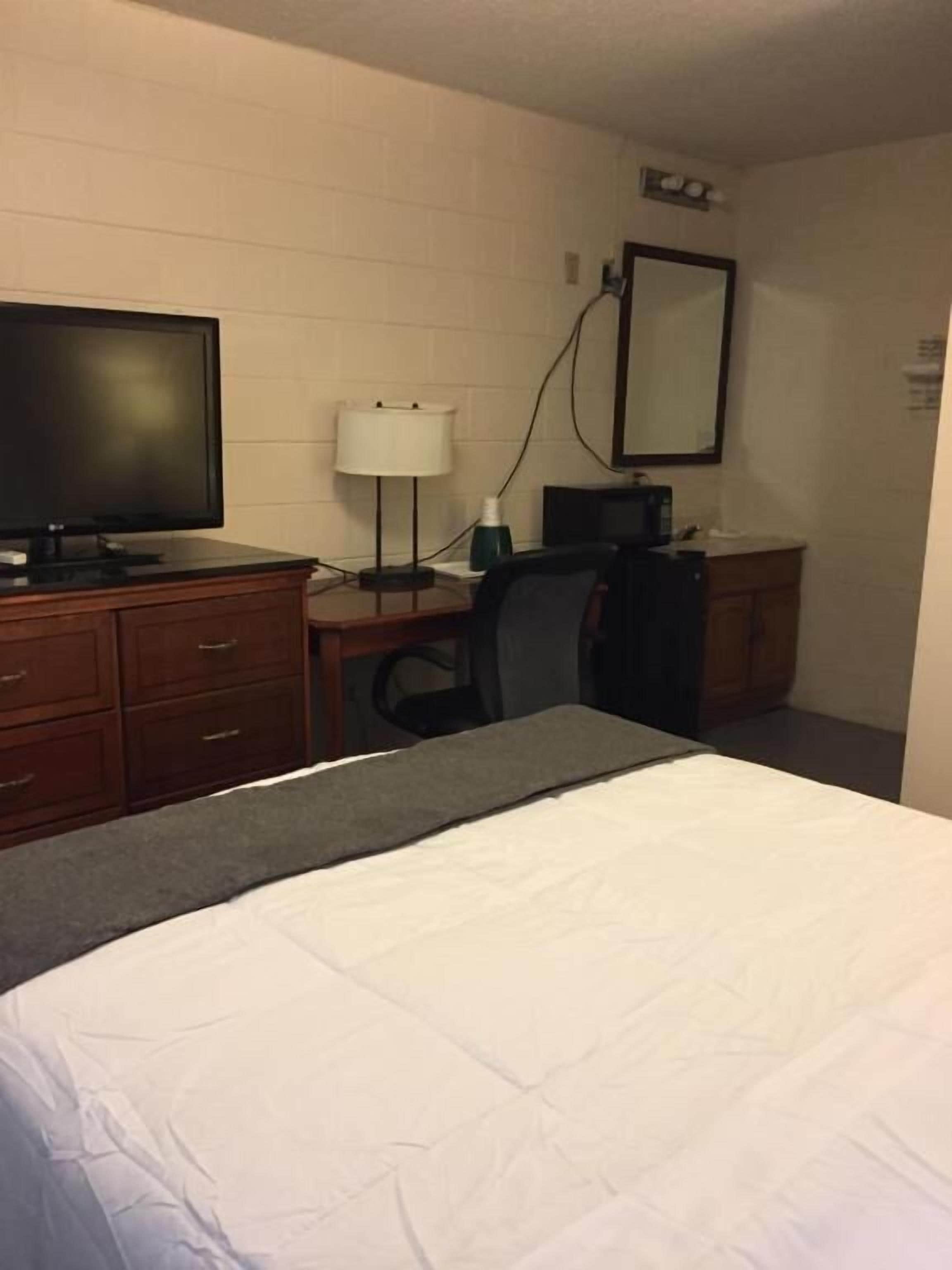 Desk, free WiFi, bed sheets, wheelchair access