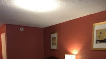 Desk, free WiFi, wheelchair access