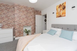 1 chambre, fer et planche à repasser, Wi-Fi, draps fournis