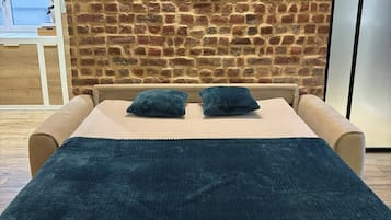Free WiFi, bed sheets