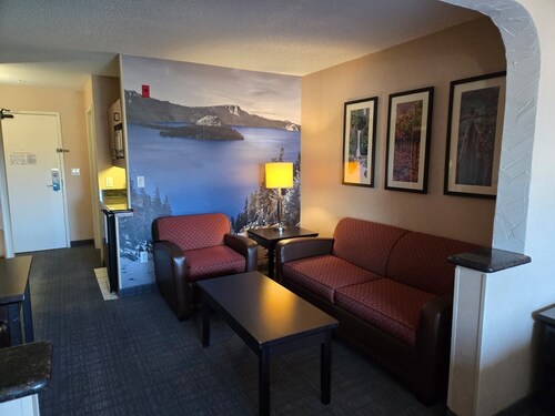 Standard 1 King Bed Non-Smoking