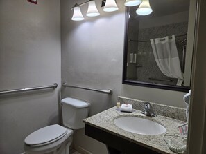 مناشف، صابون، ورق حمّام