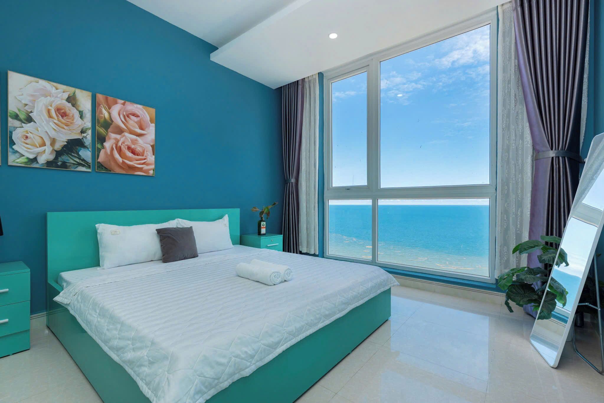 3 chambres, bureau, fer et planche à repasser, lit parapluie