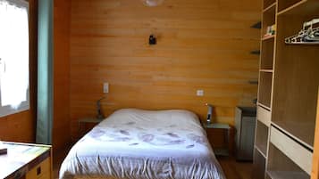 1 bedroom, desk, iron/ironing board, free WiFi