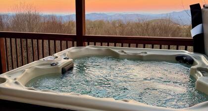 All-Season Mountain View Chalet with Hot Tub