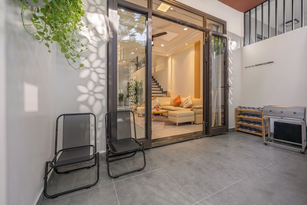 Villa Deluxe, vista al patio | Terraza o patio