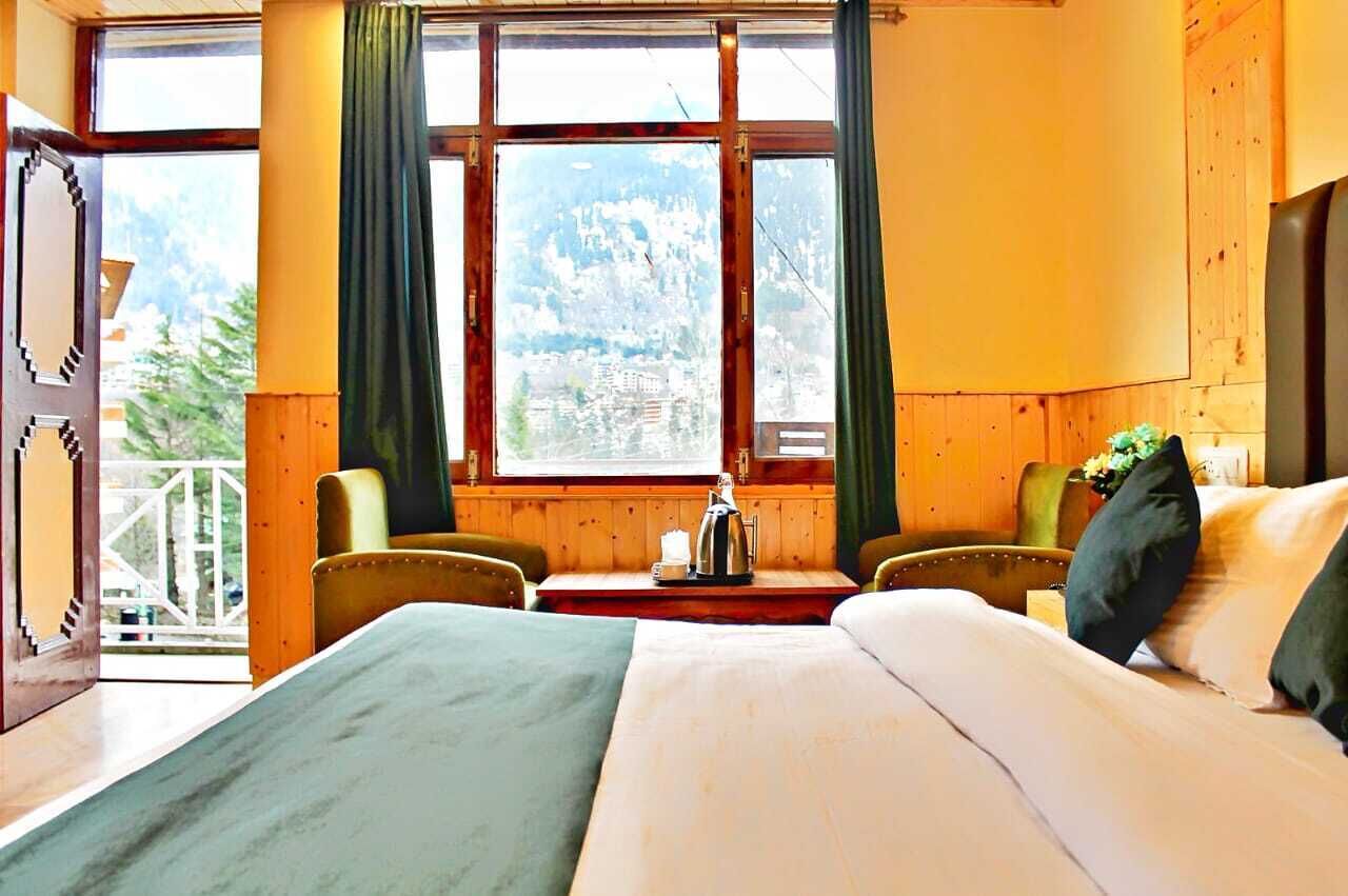 Deluxe Room | Rollaway beds, free WiFi, bed sheets