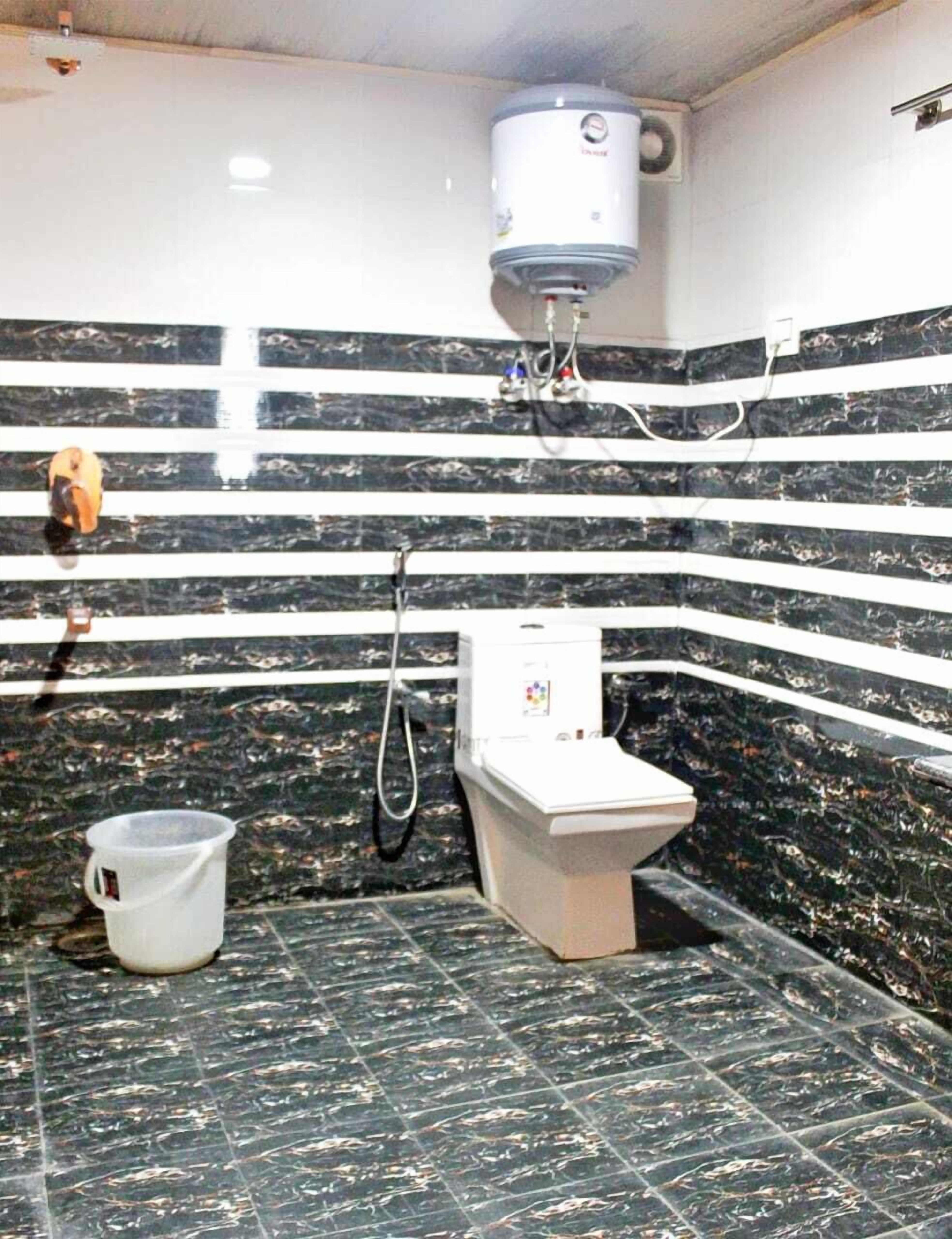 Ducha, artículos de tocador gratuitos, toallas, jabón