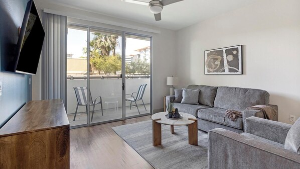 Smart TV - Landing | Stylish 1BD, Clubhouse, Gym (Phoenix)