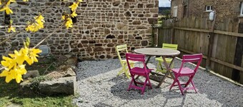 Gite sleeps 3, sleeps 5 in the countryside, garden, parking, pets welcome.