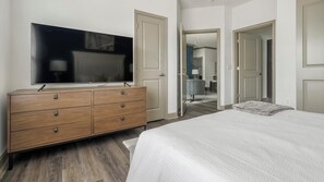 2 bedrooms, desk, iron/ironing board, WiFi