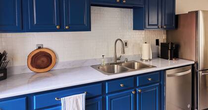 Beautiful Home, Sun-Drenched Garden, 2 BR, 1 BA, laundry, parking, Potrero Hill