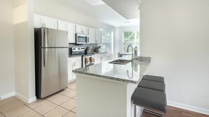 Unclassified image, 5 of 23, button - Landing | Beautiful 1BD, Pool, Gym (Orlando)