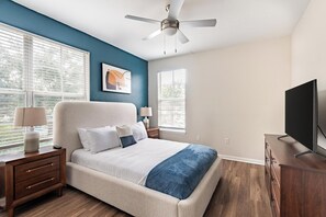 1 habitación, escritorio, tabla de planchar con plancha y wifi 