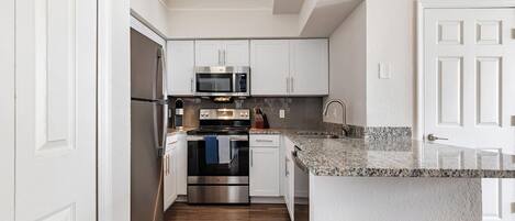 Kühlschrank, Esstisch