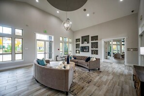 Lobby - Landing | Incredible 2BD, Pool, Gym (Charlotte)