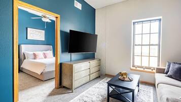 1 bedroom, desk, iron/ironing board, WiFi