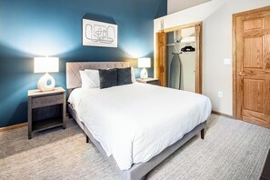 1 soverom, skrivebord, strykejern/-brett og wi-fi