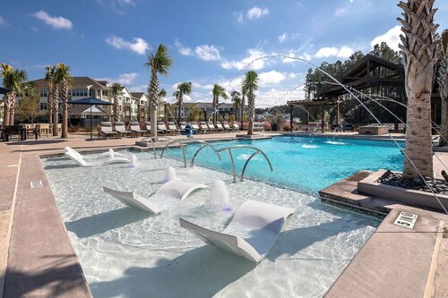 Landing | Stylish 1BD, Gym, Pool