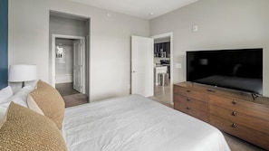 1 habitación, escritorio, tabla de planchar con plancha y wifi 