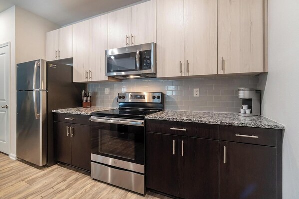 Refrigerador y comedor