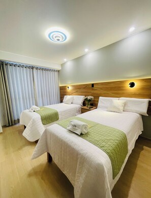 Phòng 2 giường đơn Tiêu chuẩn | Bàn, khu vực làm việc phù hợp cho laptop, bàn ủi/dụng cụ ủi quần áo 