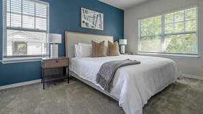 2 soverom, skrivebord, strykejern/-brett og wi-fi