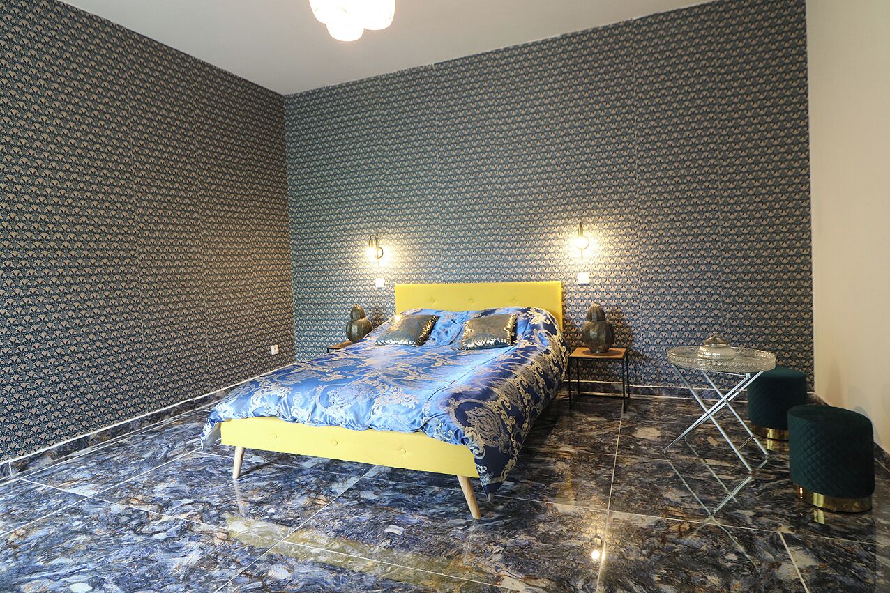 9 chambres, fer et planche à repasser, Wi-Fi, draps fournis