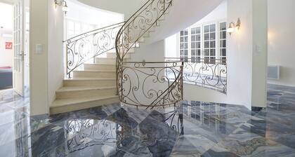 Magnificent upscale gîte in quiet Vierzon