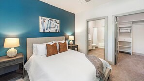 2 bedrooms, desk, iron/ironing board, WiFi