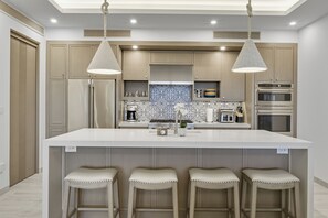 Microwave, oven, stovetop, dishwasher - Gorgeous 3BR Oceanview Condo with Stunning Views (Cabo San Lucas)