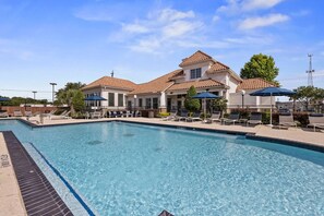 Pool - Landing | Stylish 1BD, Gym (League City)