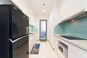 奢华公寓, 阳台, 城市景观 | 办公桌、笔记本电脑工作区、免费 WiFi