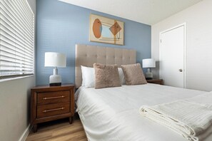 1 soverom, skrivebord, strykejern/-brett og wi-fi