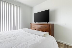 1 chambre, bureau, fer et planche à repasser, Wi-Fi
