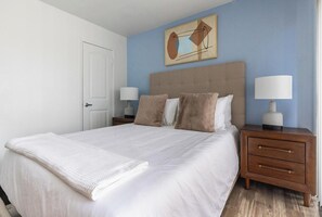 1 bedroom, desk, iron/ironing board, WiFi