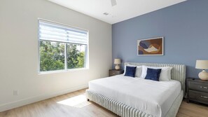 2 bedrooms, desk, iron/ironing board, WiFi - Landing | Stylish 2BD in Downtown Dallas (Dallas)