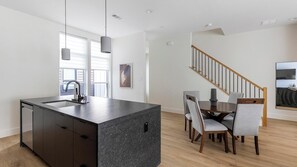 Interior - Landing | Stunning 2BD in Downtown Dallas (Dallas)