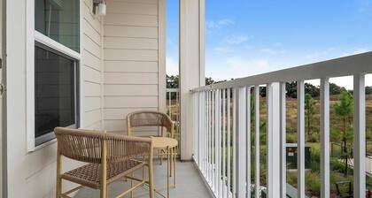 Landing | Spectacular 1BD, Clubhouse, Pool