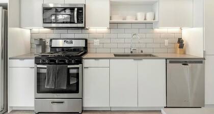 Landing | Amazing 1BD, Pool, Clubhouse